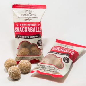 5 Snackaballs Strawberry and Macadamia Raw Energy